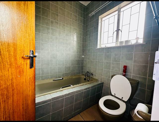 3 BEDROOM HOUSE FOR SALE IN LANGENHOVENPARK
